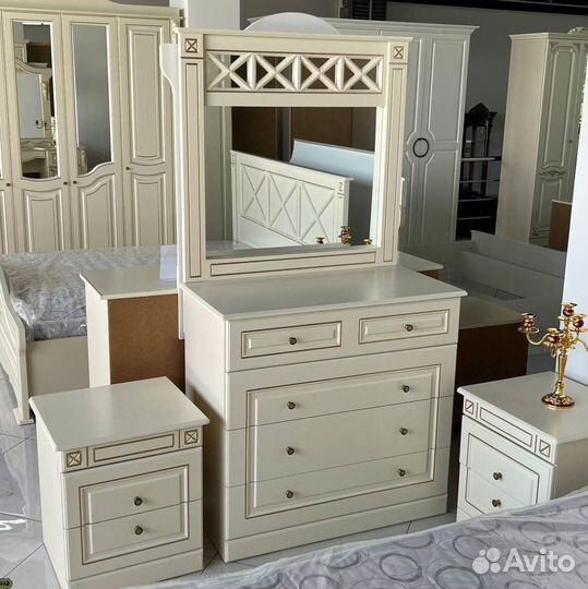 Кровать в спальню. Спальня