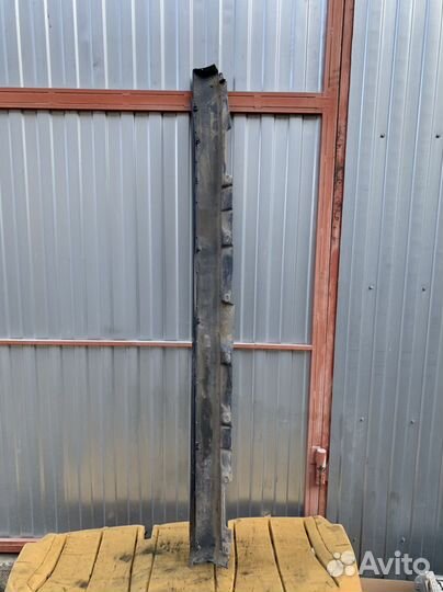 Правый порог Toyota Avensis 250 03-09 гв