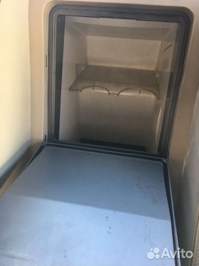 Холодильник BMW-e65/e66 рестайлинг. 7 серия