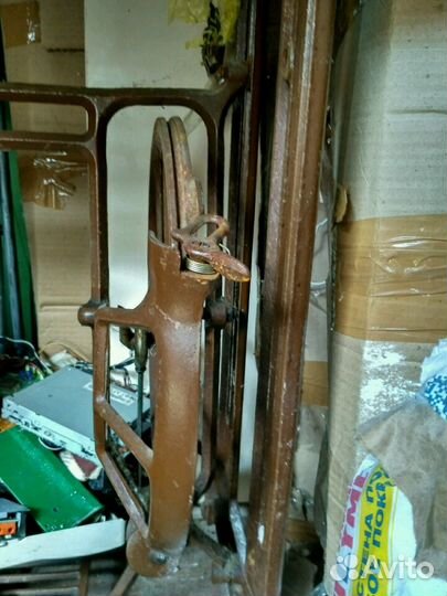 Машинка швейная