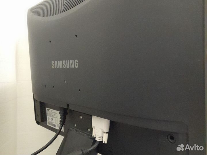 Монитор Samsung syncmaster 226cw