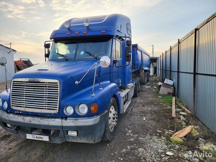 Freightliner Century с полуприцепом, 1999
