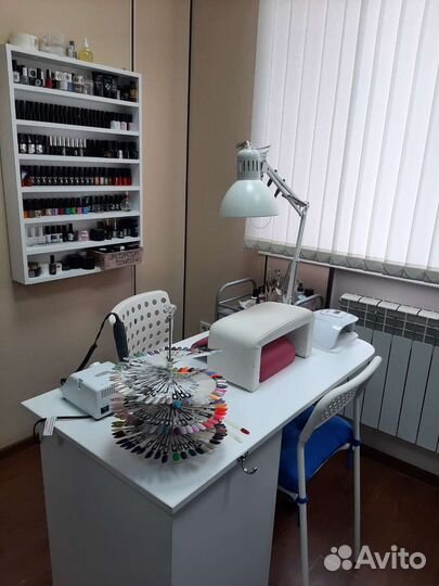 Аренда стола для мастера маникюра
