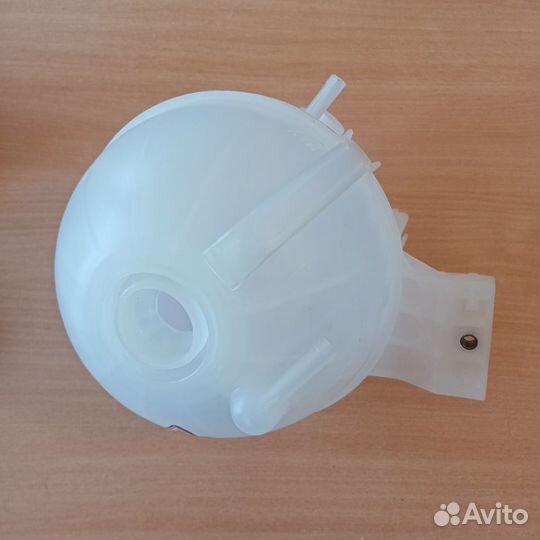 Бачок расширительный MB Sprinter/VW Crafter