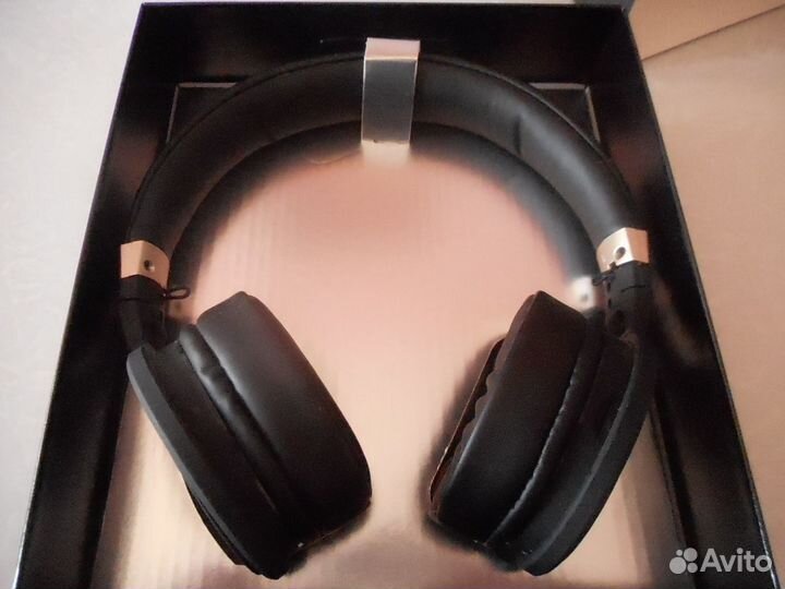 Беспроводные наушники 