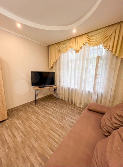2-к. квартира, 40 м², 1/3 эт.