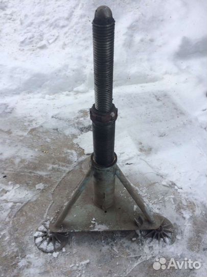 Домкрат авиационный винтовой 70см