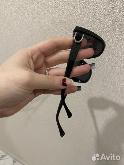 Солнцезащитные очки