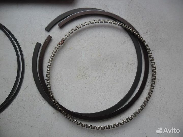 Новые поршневые кольца Suzuki dr 500