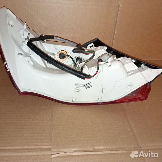 Фонарь задний правый Honda Legend KB2 33500sjaj01