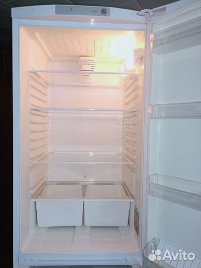 Холодильник Hotpoint Ariston