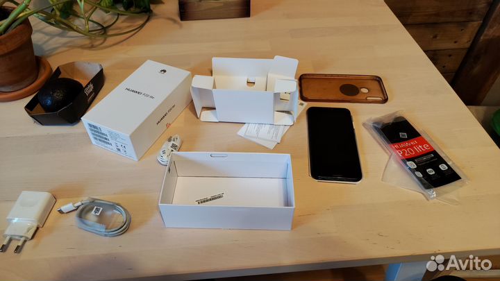 HUAWEI P20 Lite, 4/64 ГБ