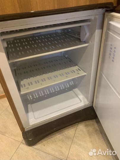 Холодильник неисправный Indesit