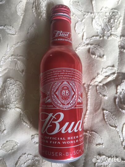 Коллекционная бутылка пива Bud fifa 2018