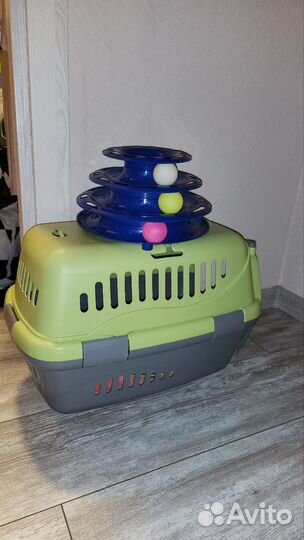 Игрушка в переноска