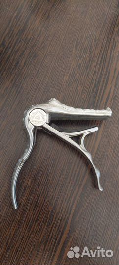 Каподастр для гитары