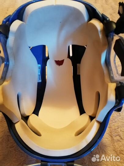 Хоккейный шлем