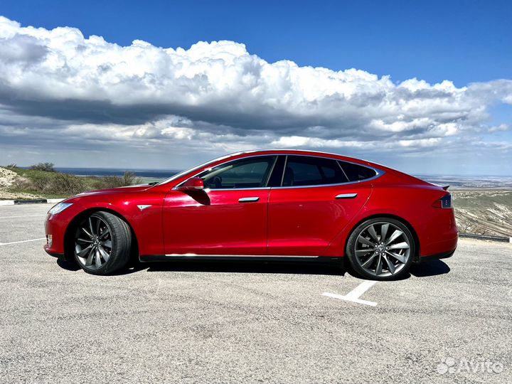 Tesla Model S AT, 2015, 60 000 км