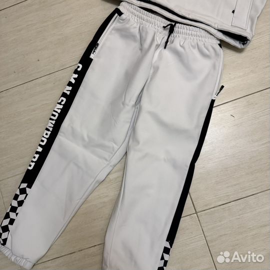 Сноубордический костюм женский