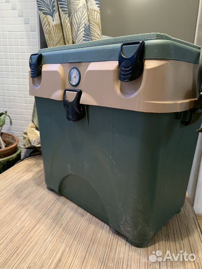 Зимний рыболовный ящик