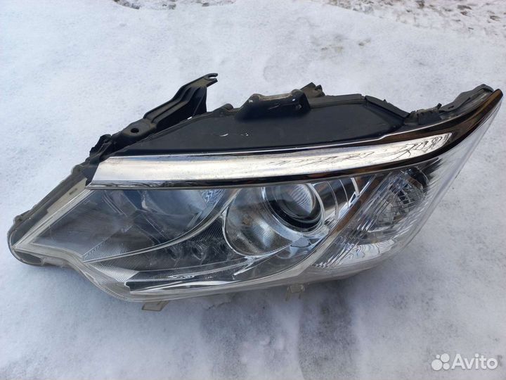Фары на toyota camry 55