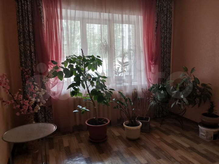 2-к. квартира, 57 м², 1/9 эт.