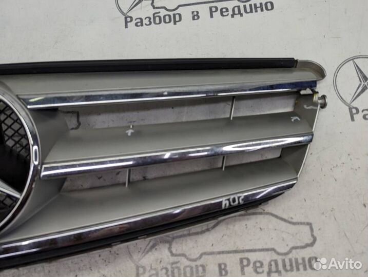 Решетка радиатора w204 C-class 272.948 2009