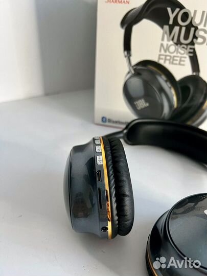 Беспроводные наушники jbl