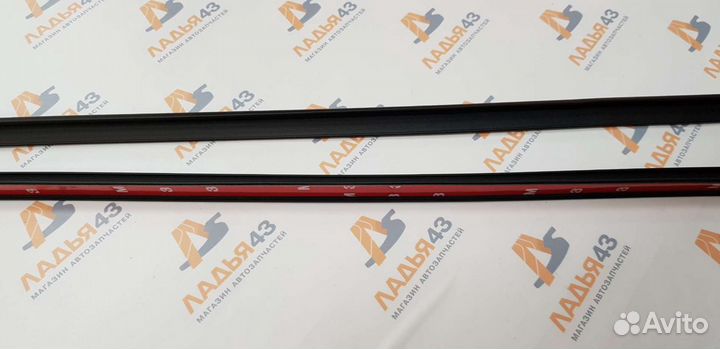 Водостоки (дефлектр) лобового стекла Веста-Ларгус