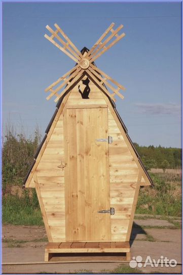 Уличный туалет с декором GVT