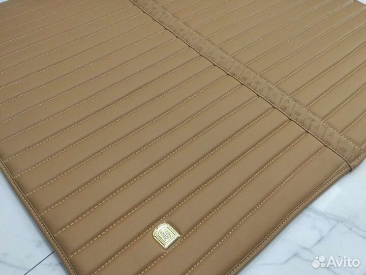 Коврик Larento кожаный в багажник Mercedes W212