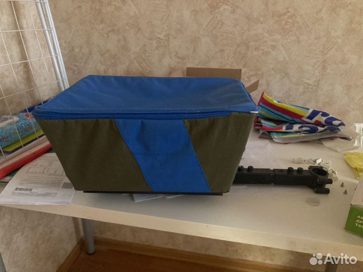 Багажник с сумкой на велосипед