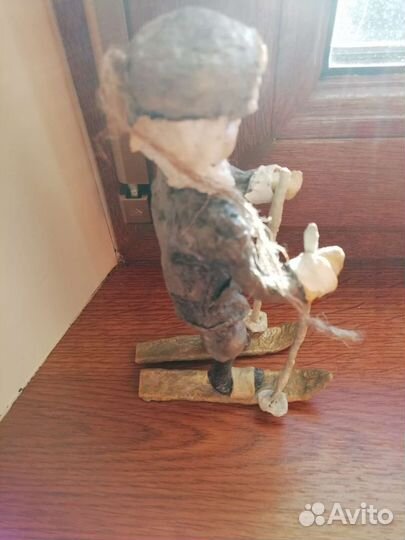 Елочная игрушка. Солдат на лыжах. Папье-маше