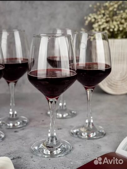 Набор бокалов для вина новый