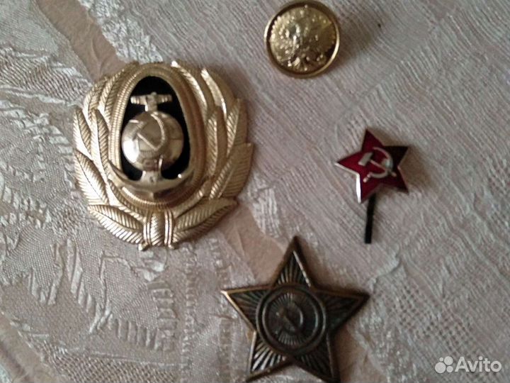 Значки, бижутерия