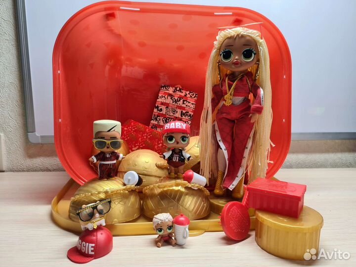 L.O.L. Swag Family + Busy B.B