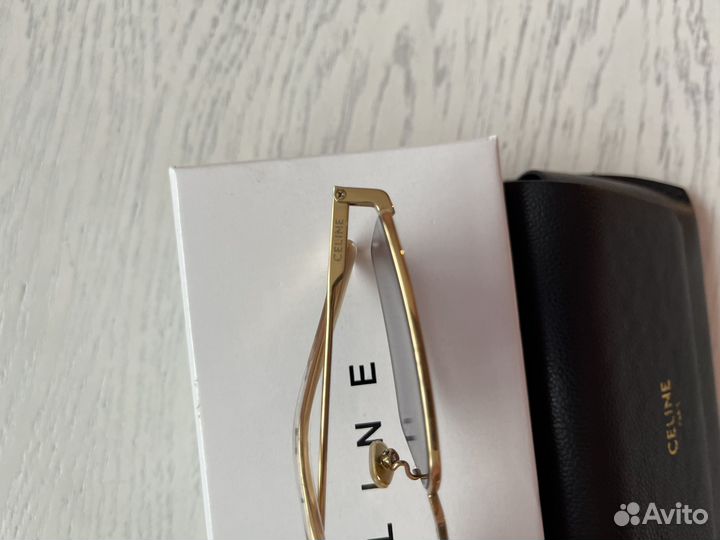 Солнцезащитные очки