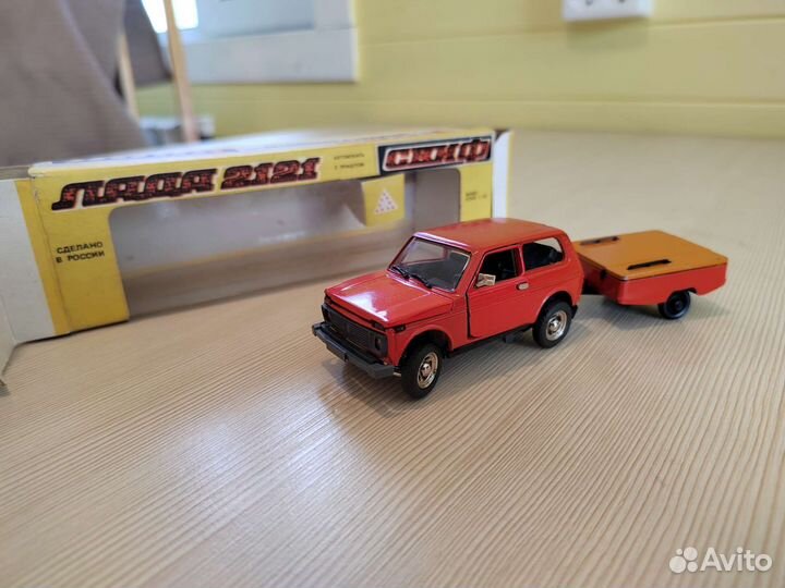 Модель автомобиля СССР 1:43 Нива 2121 Скиф