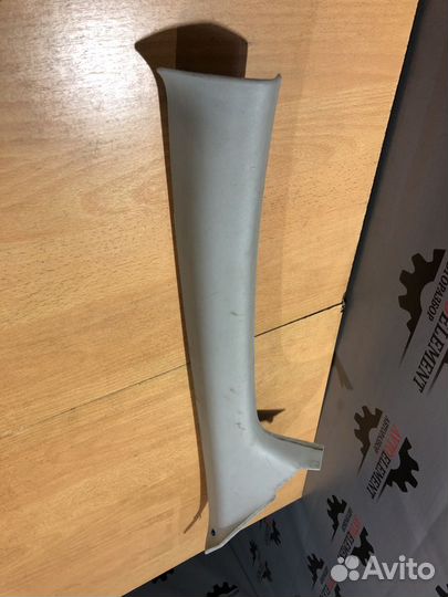 Обшивка стойки правая Ford Focus