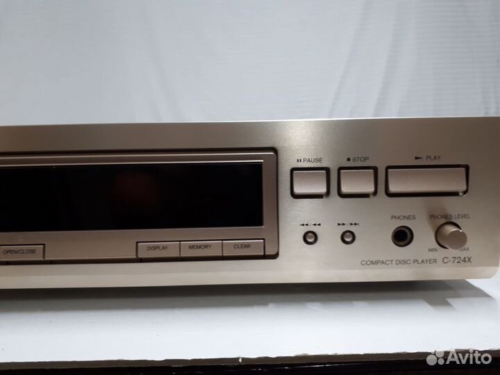 Проигрыватель CD Onkyo-724x