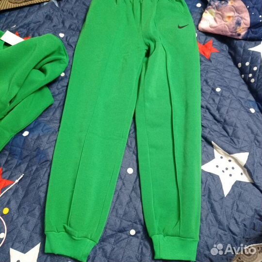 Спортивные костюмы женские