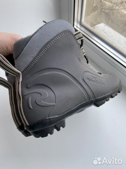 Продам лыжные ботинки детские