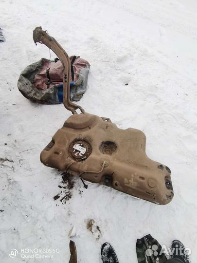 Топливный бак Renault Logan