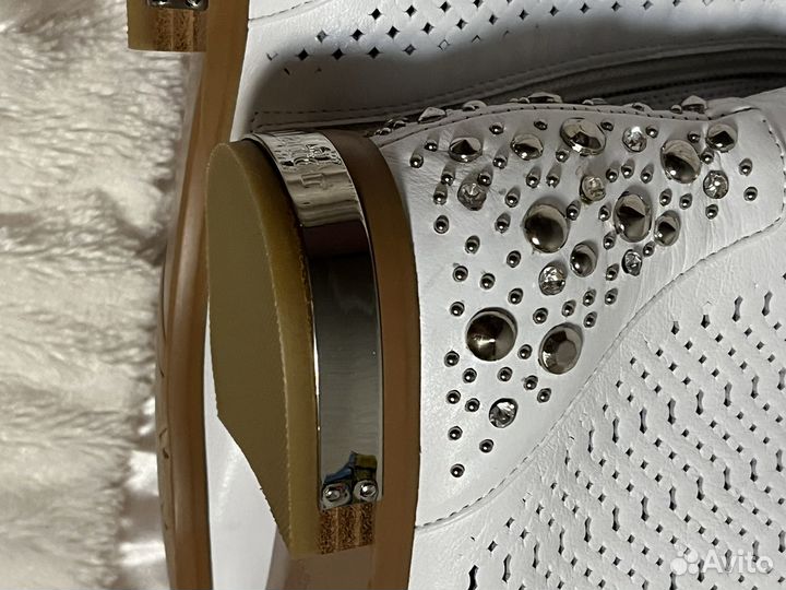 Сапоги весенние с перфорацией