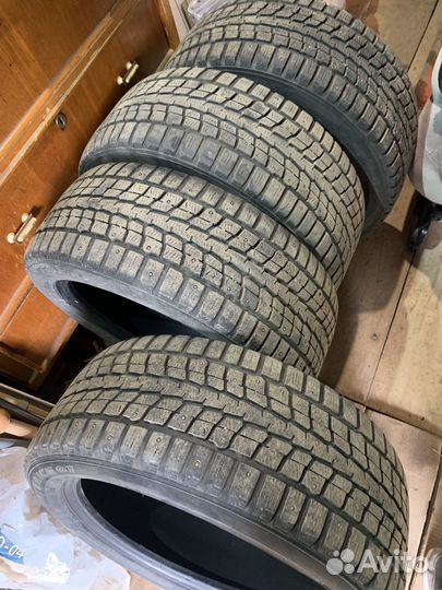 Dunlop SP Winter Ice 01 215/50 R17
