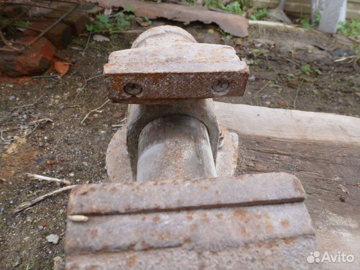 Тиски слесарные СССР