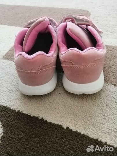 Кроссовки для девочки 30