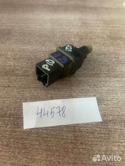 Датчик стопсигнала Nissan 2532070J00