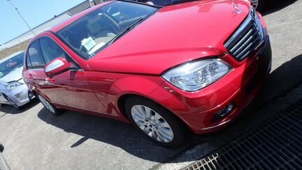 В разборе Mercedes Benz W204