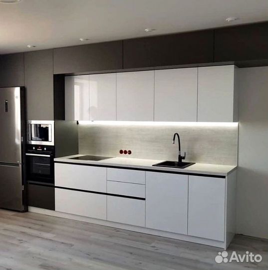 Кухня в потолок на заказ